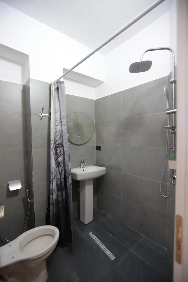 D1 Rooms & Apartments Tirana Exterior photo
