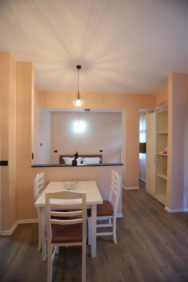 D1 Rooms & Apartments Tirana Exterior photo